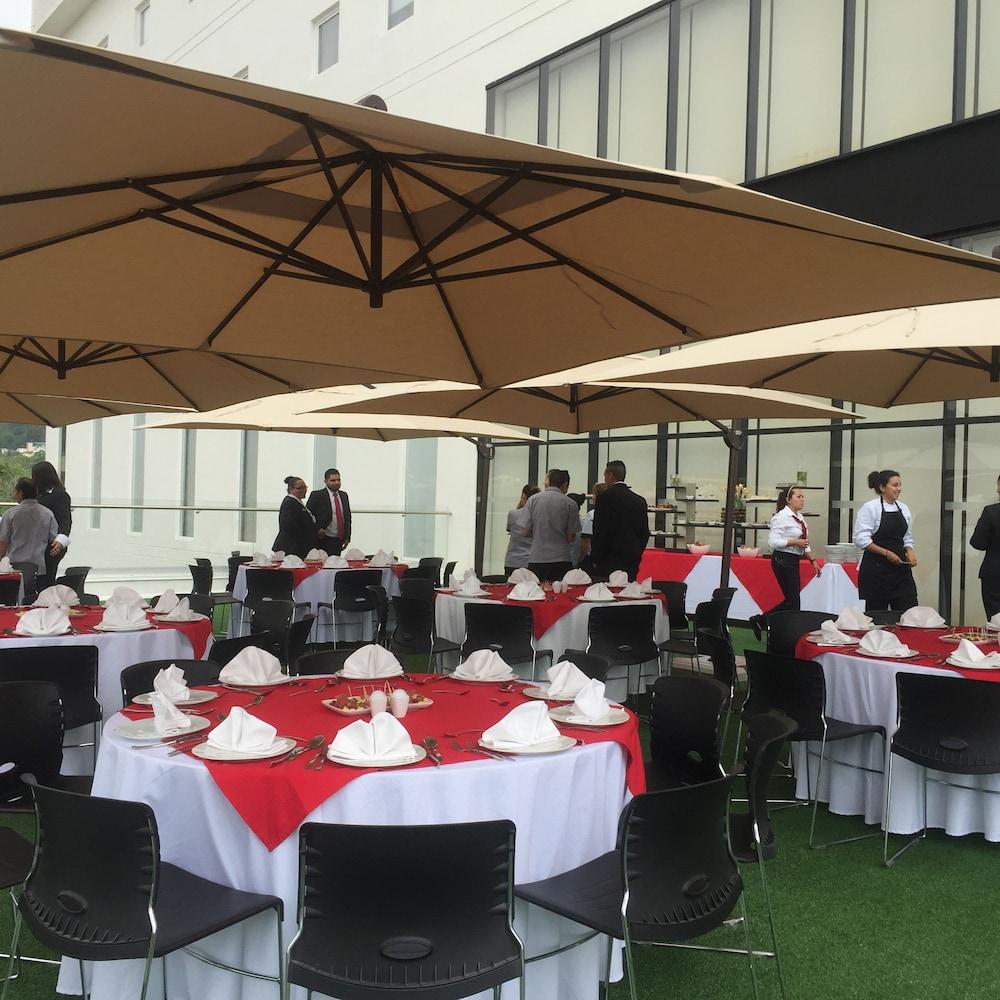 Ramada Encore By Wyndham Guadalajara Sur Palomar Zewnętrze zdjęcie